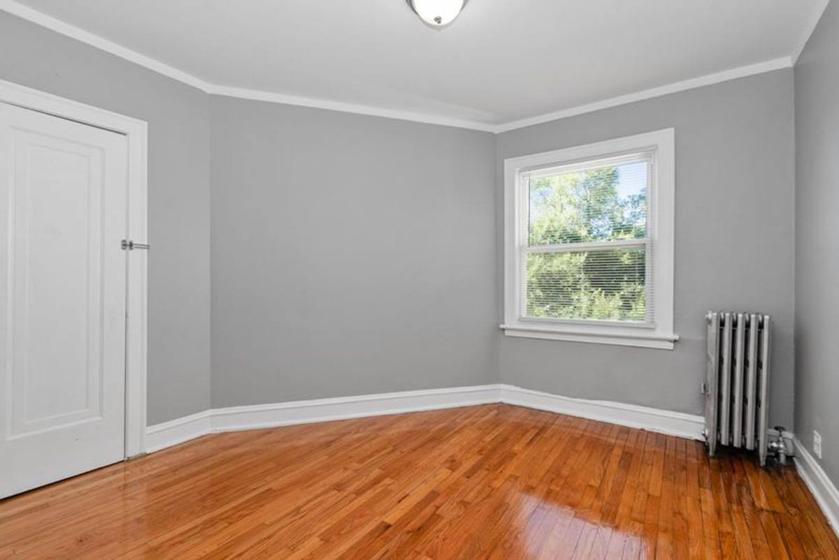 Apartment for rent at 7842-7846 S Oglesby, Chicago, IL 60649