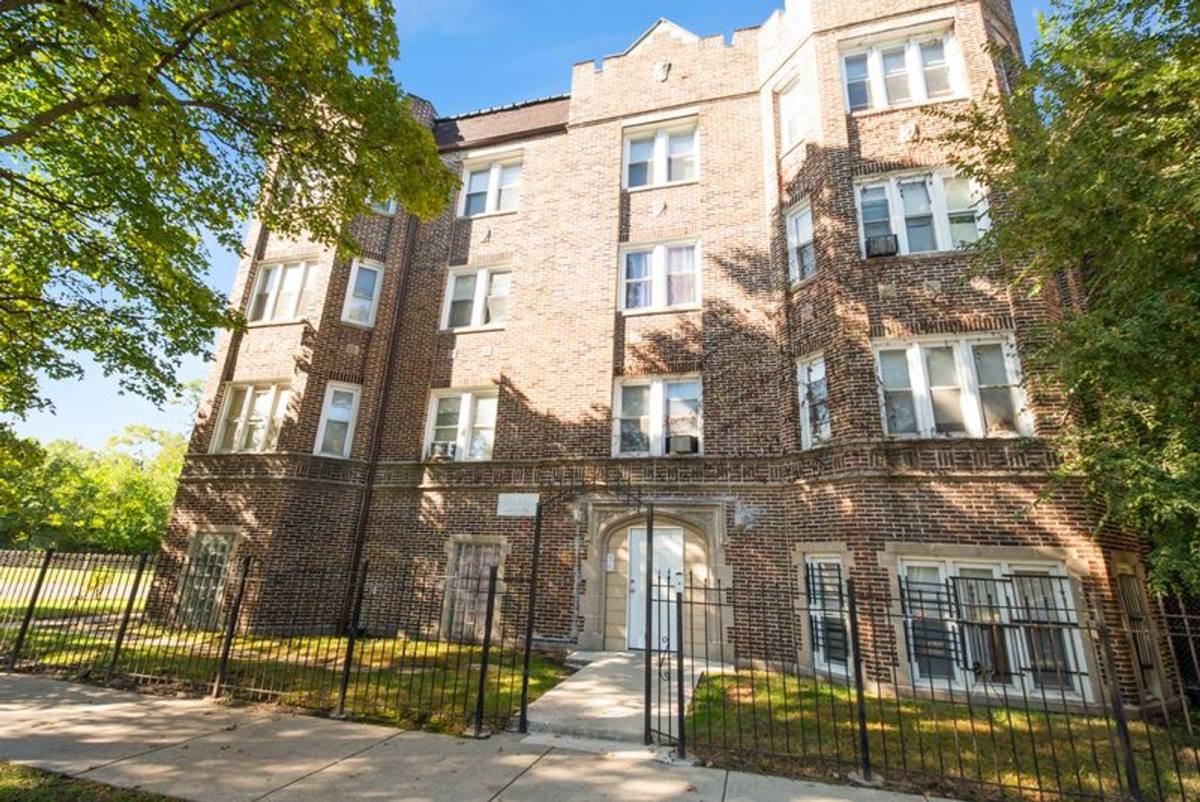 Apartment for rent at 7842-7846 S Oglesby, Chicago, IL 60649