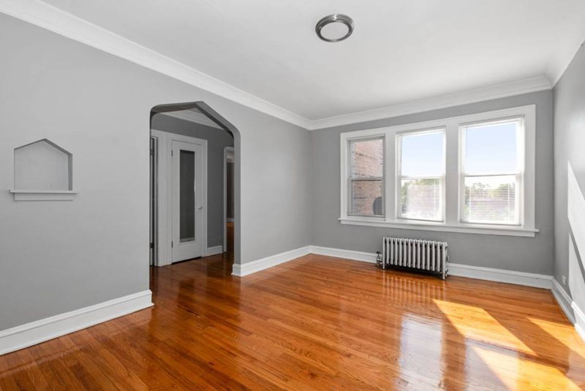 Apartment for rent at 7842-7846 S Oglesby, Chicago, IL 60649