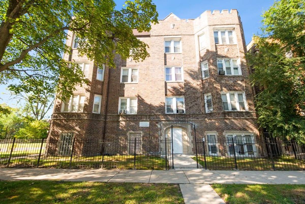Apartment for rent at 7842-7846 S Oglesby, Chicago, IL 60649