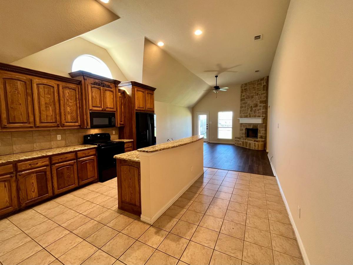 House for rent at 921 Raleigh Path Rd, Denton, TX 76208