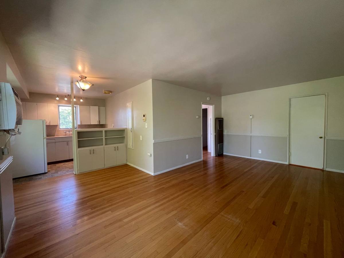 Apartment for rent at 5488 Carlson Dr, Sacramento, CA 95819