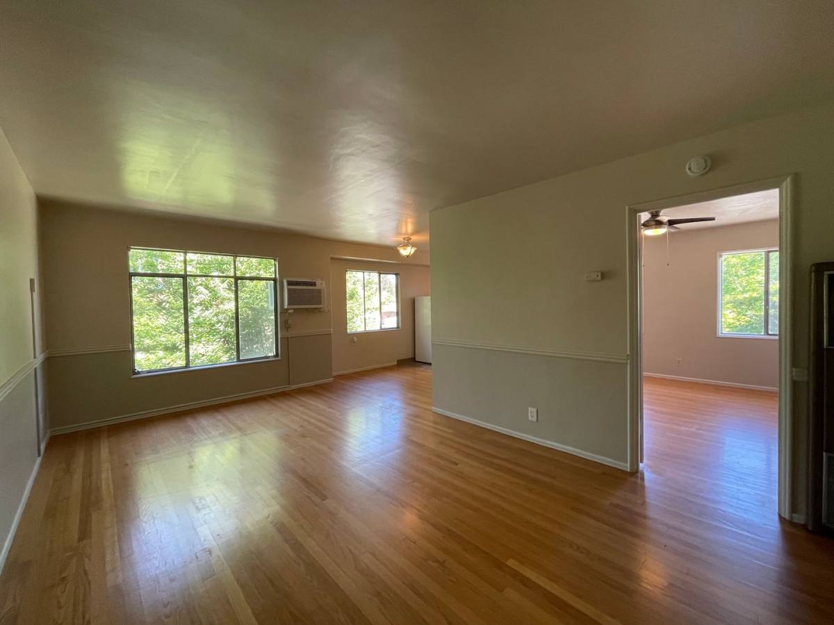 Apartment for rent at 5488 Carlson Dr, Sacramento, CA 95819