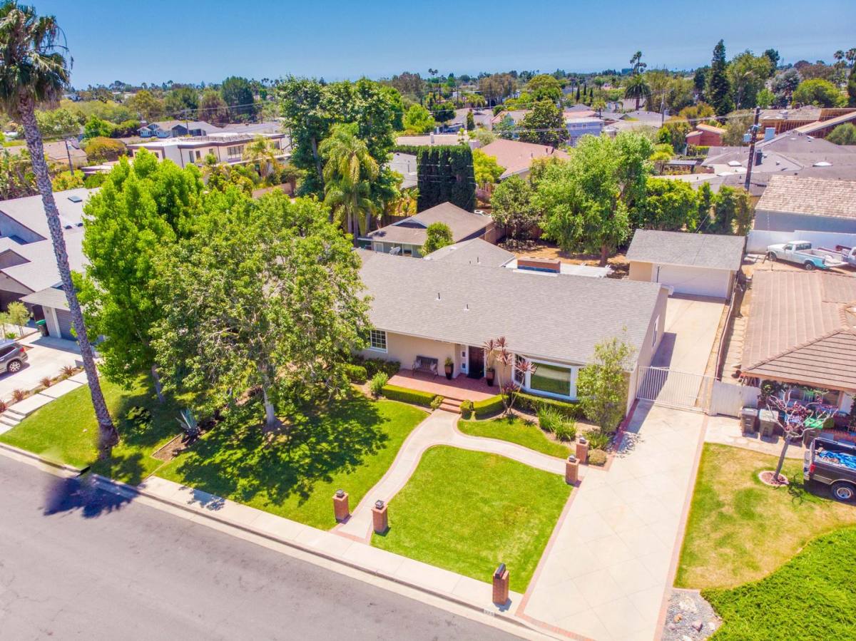 House for rent at 375 Vista Baya, Newport Beach, CA 92660