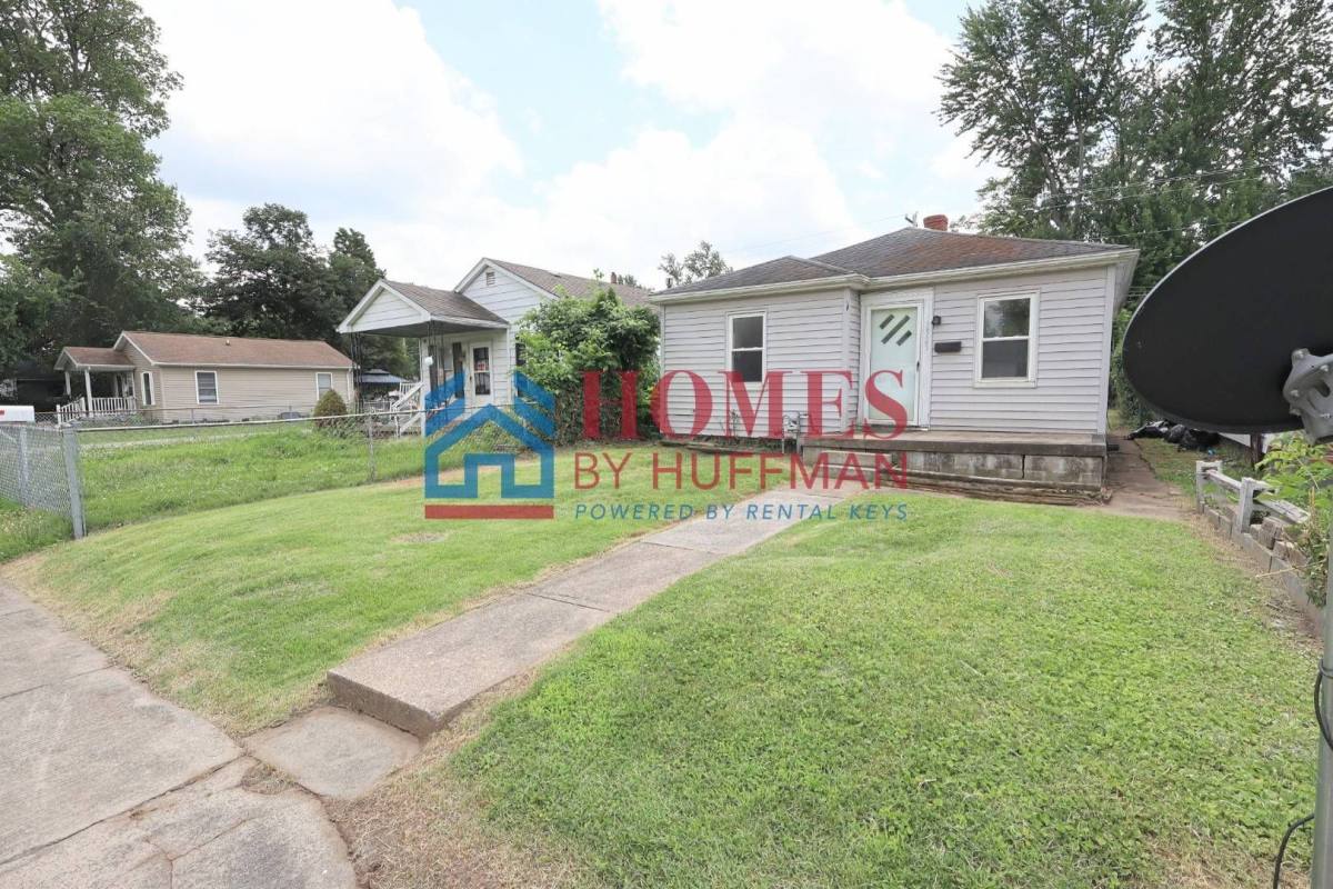 House for rent at 1525 Monroe Ave, Evansville, IN 47714