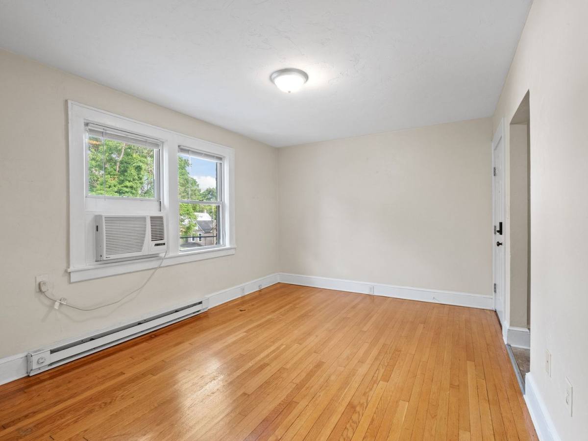 Apartment for rent at 301 Gilmer Ave NW, Roanoke, VA 24016