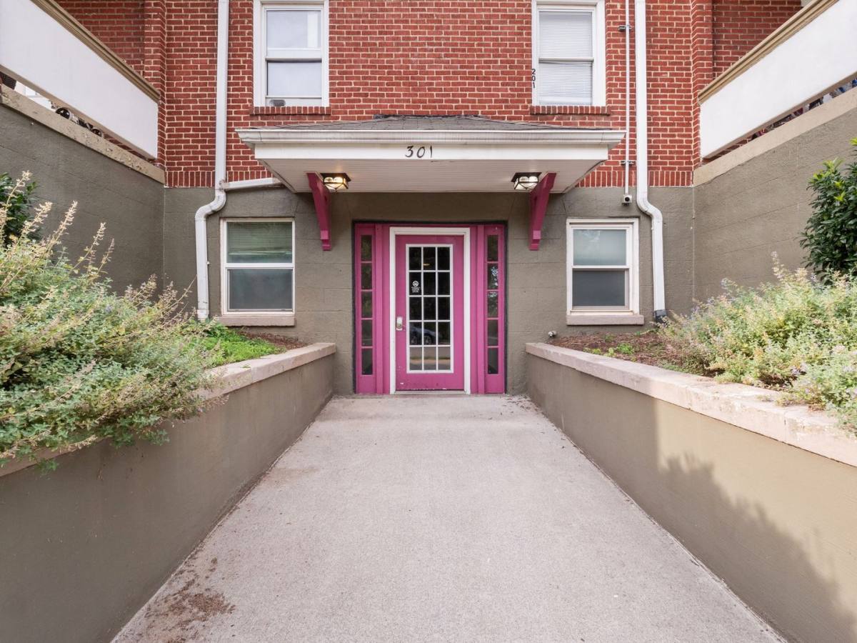 Apartment for rent at 301 Gilmer Ave NW, Roanoke, VA 24016