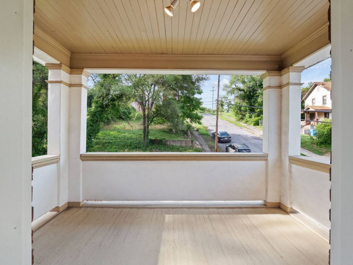 Apartment for rent at 301 Gilmer Ave NW, Roanoke, VA 24016