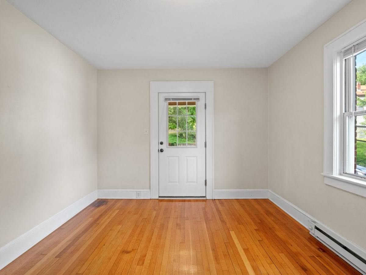 Apartment for rent at 301 Gilmer Ave NW, Roanoke, VA 24016
