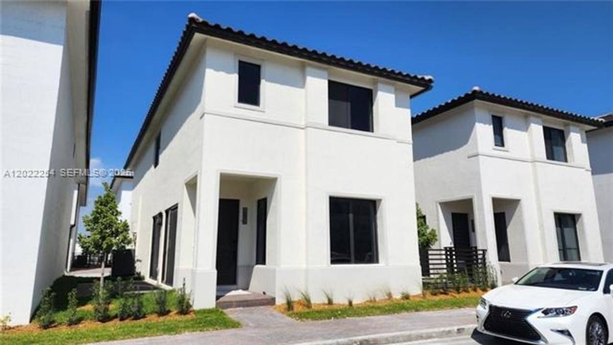 House for rent at 8119 NW 42nd St, Miami, FL 33166