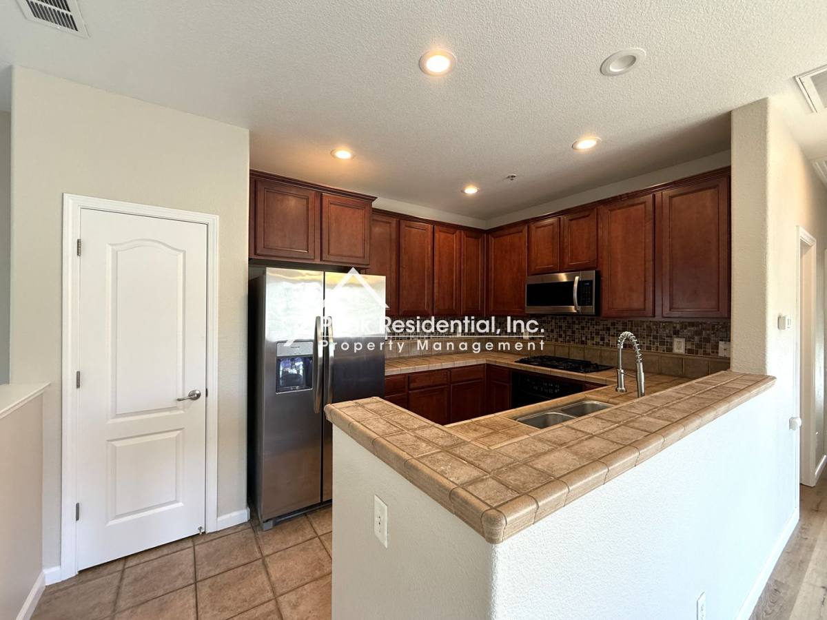 Condo for rent at 3301 N Park Dr, Sacramento, CA 95835