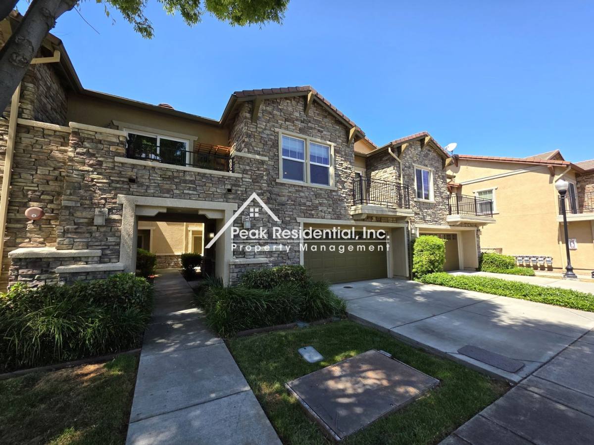 Condo for rent at 3301 N Park Dr, Sacramento, CA 95835
