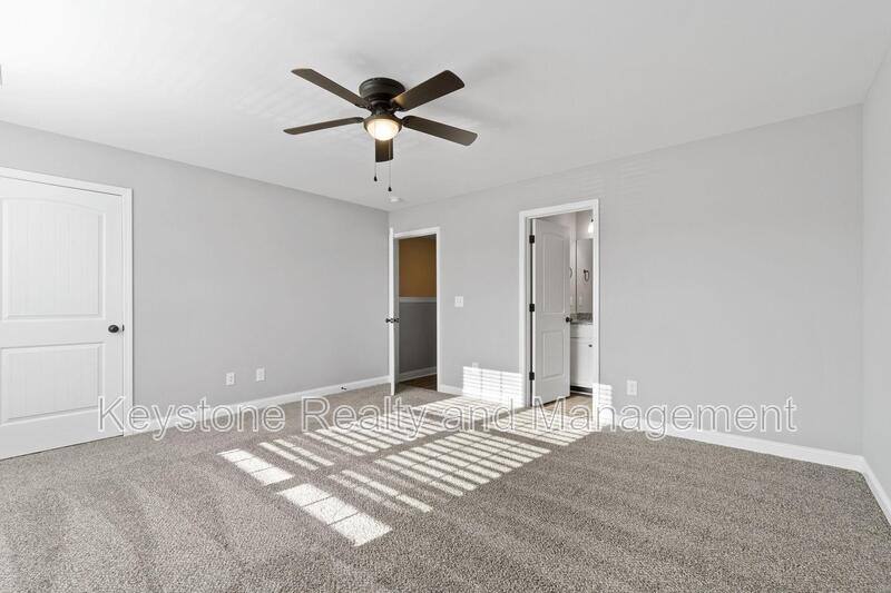Townhouse for rent at 580 Heritage Pointe Dr, Clarksville, TN 37042