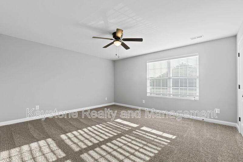 Townhouse for rent at 580 Heritage Pointe Dr, Clarksville, TN 37042