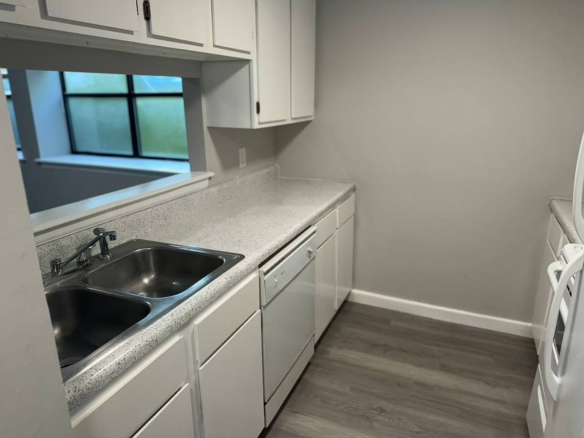 Apartment for rent at 951 Arkansas St, Lawrence, KS 66044