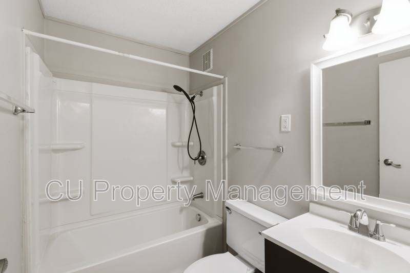 Apartment for rent at 1601 N Willow Rd, Urbana, IL 61801