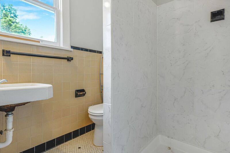 Apartment for rent at 1004 Prince Edward St, Fredericksburg, VA 22401