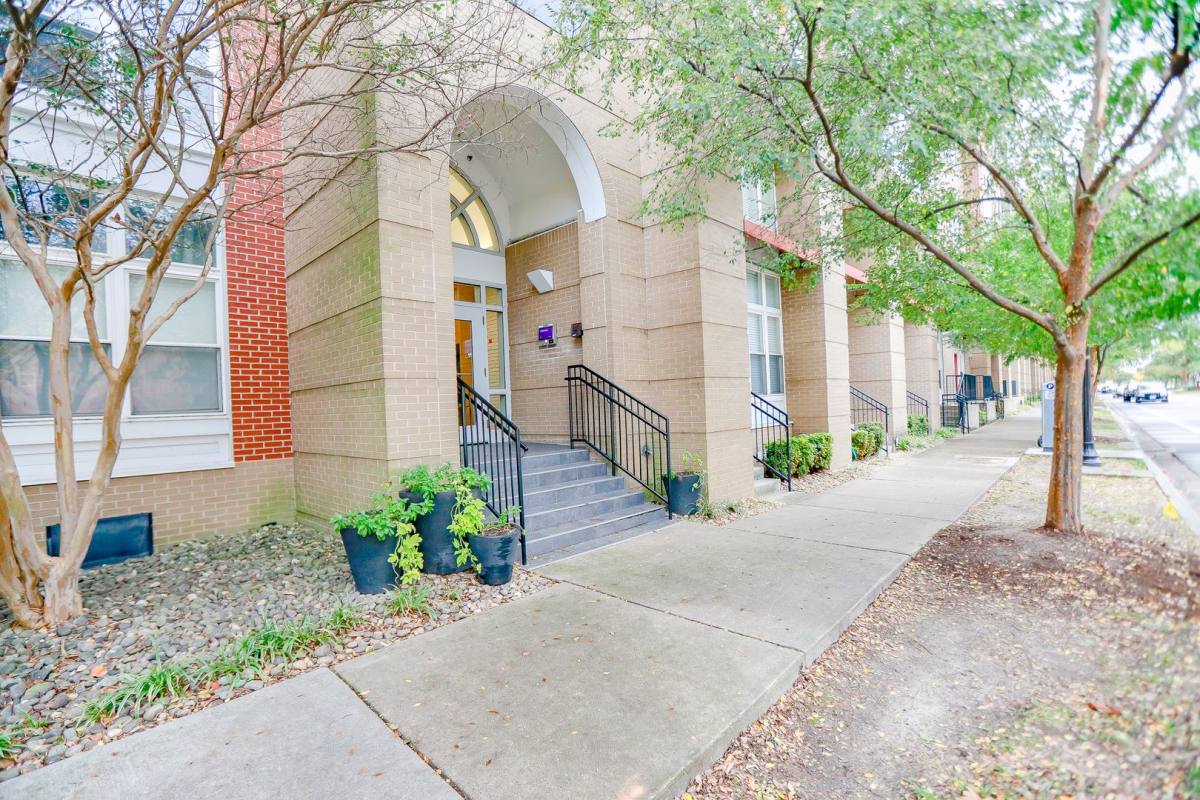 Apartment for rent at 388 Boush St, Norfolk, VA 23510
