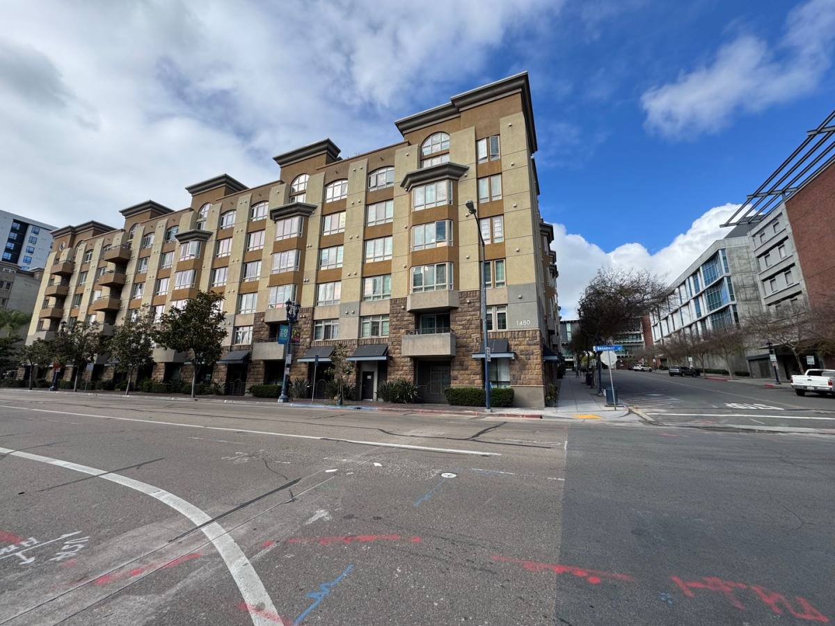 Apartment for rent at 1480 Broadway #2212, San Diego, CA 92101