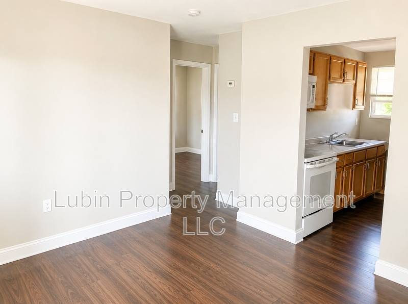 Apartment for rent at 1043 College St, Memphis, TN 38106
