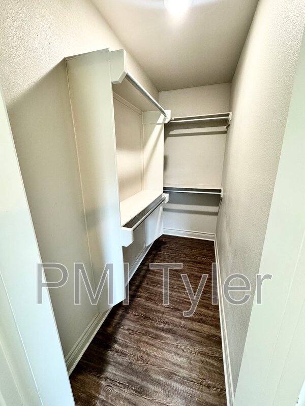 Apartment for rent at 1806 W Oakwood St, Tyler, TX 75702