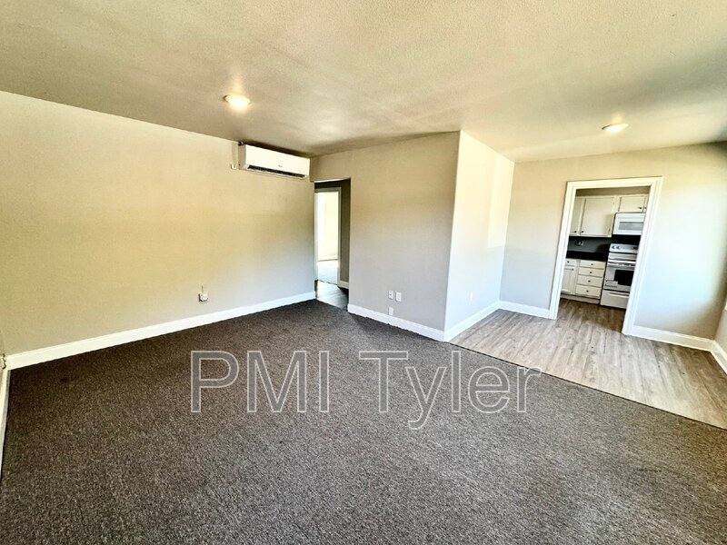 Apartment for rent at 1806 W Oakwood St, Tyler, TX 75702