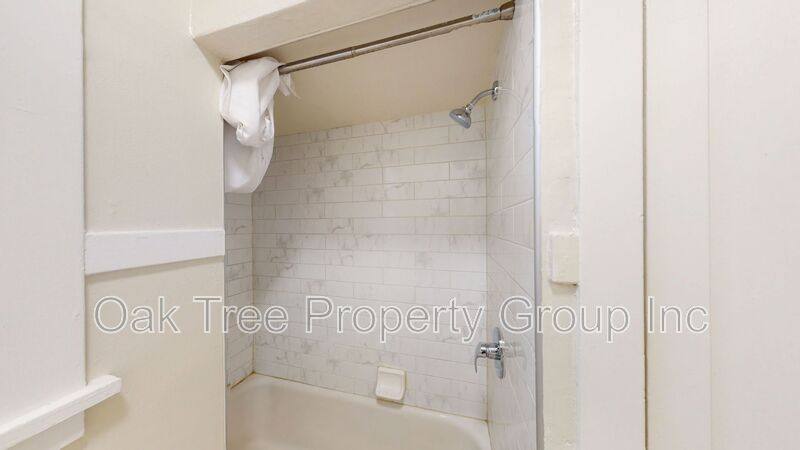 House for rent at 450 40th St, Oakland, CA 94609