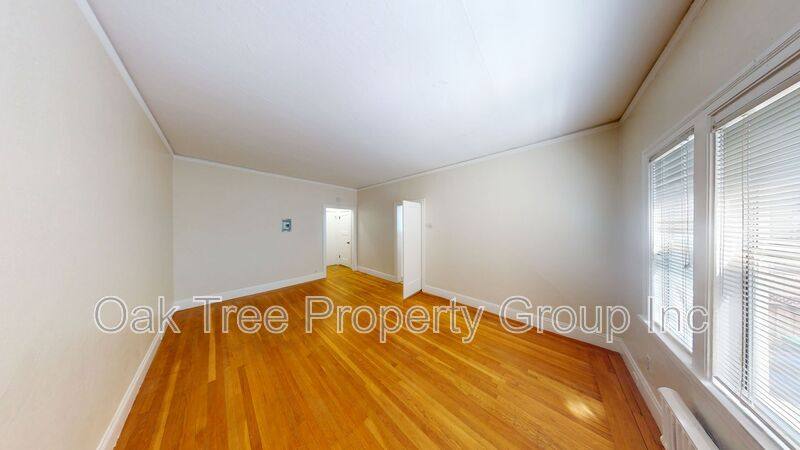 House for rent at 450 40th St, Oakland, CA 94609