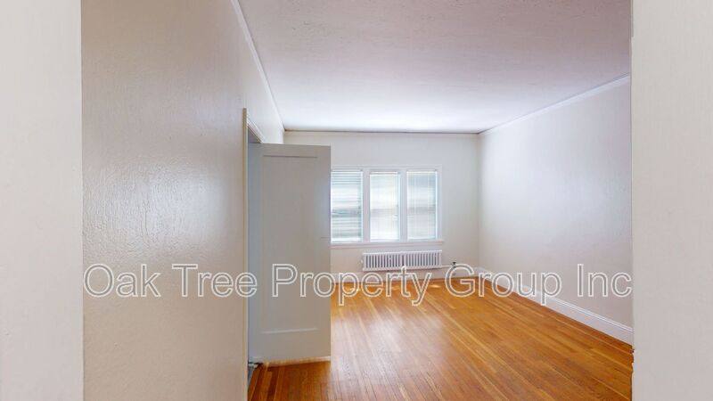 House for rent at 450 40th St, Oakland, CA 94609