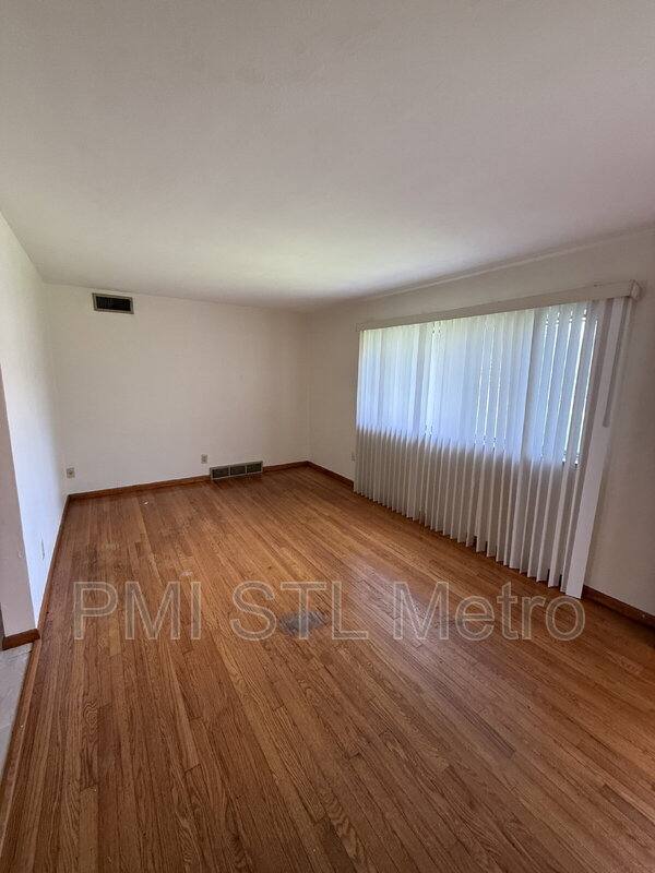 Apartment for rent at 4838 S Broadway St, Saint Louis, MO 63111