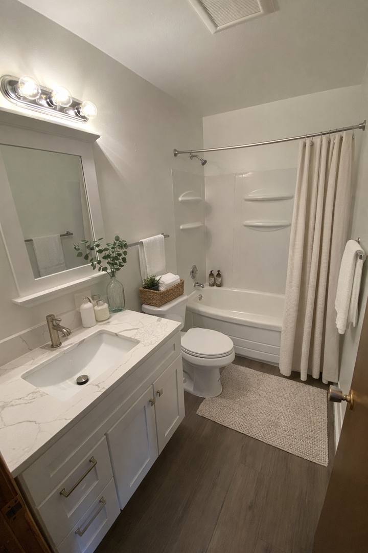 Apartment for rent at 4004 W Walnut St, Yakima, WA 98908