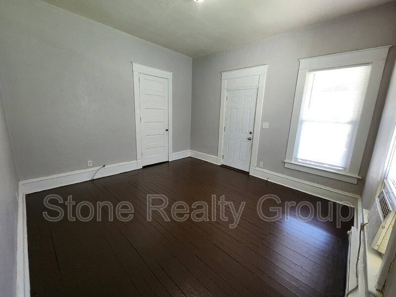 Apartment for rent at 812 College Ave #2, Terre Haute, IN 47807