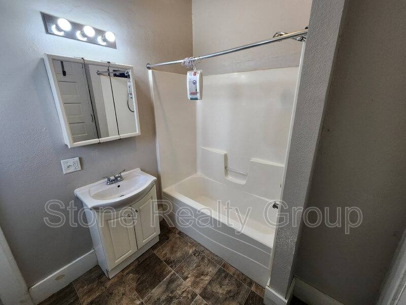 Apartment for rent at 812 College Ave #2, Terre Haute, IN 47807