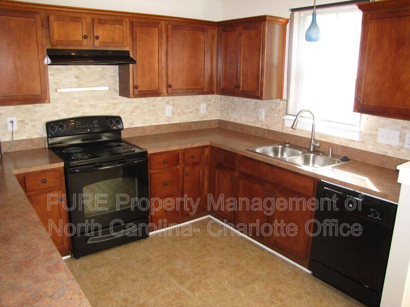 House for rent at 15959 Rose Glenn Lane, Davidson, NC 28036