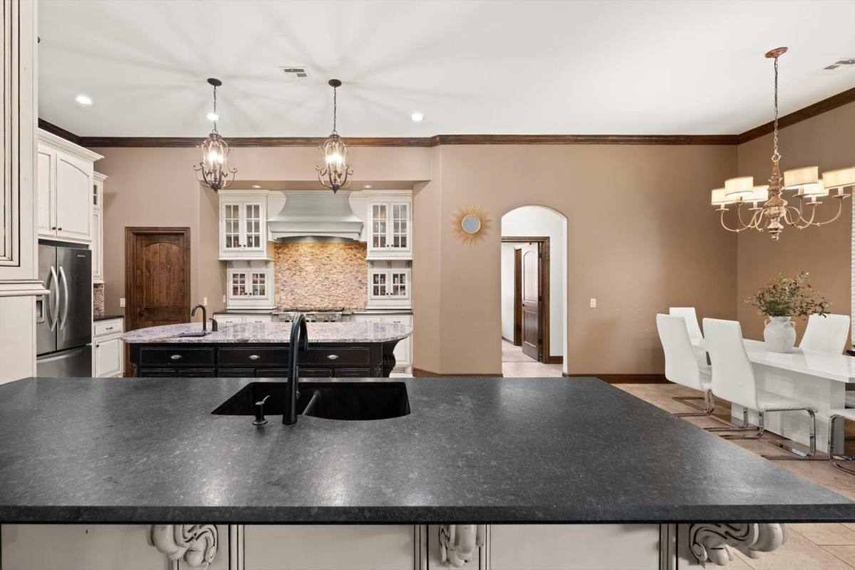 House for rent at 2708 Cattle Dr, Edmond, OK 73034