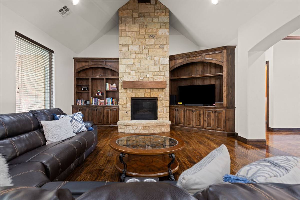 House for rent at 2708 Cattle Dr, Edmond, OK 73034