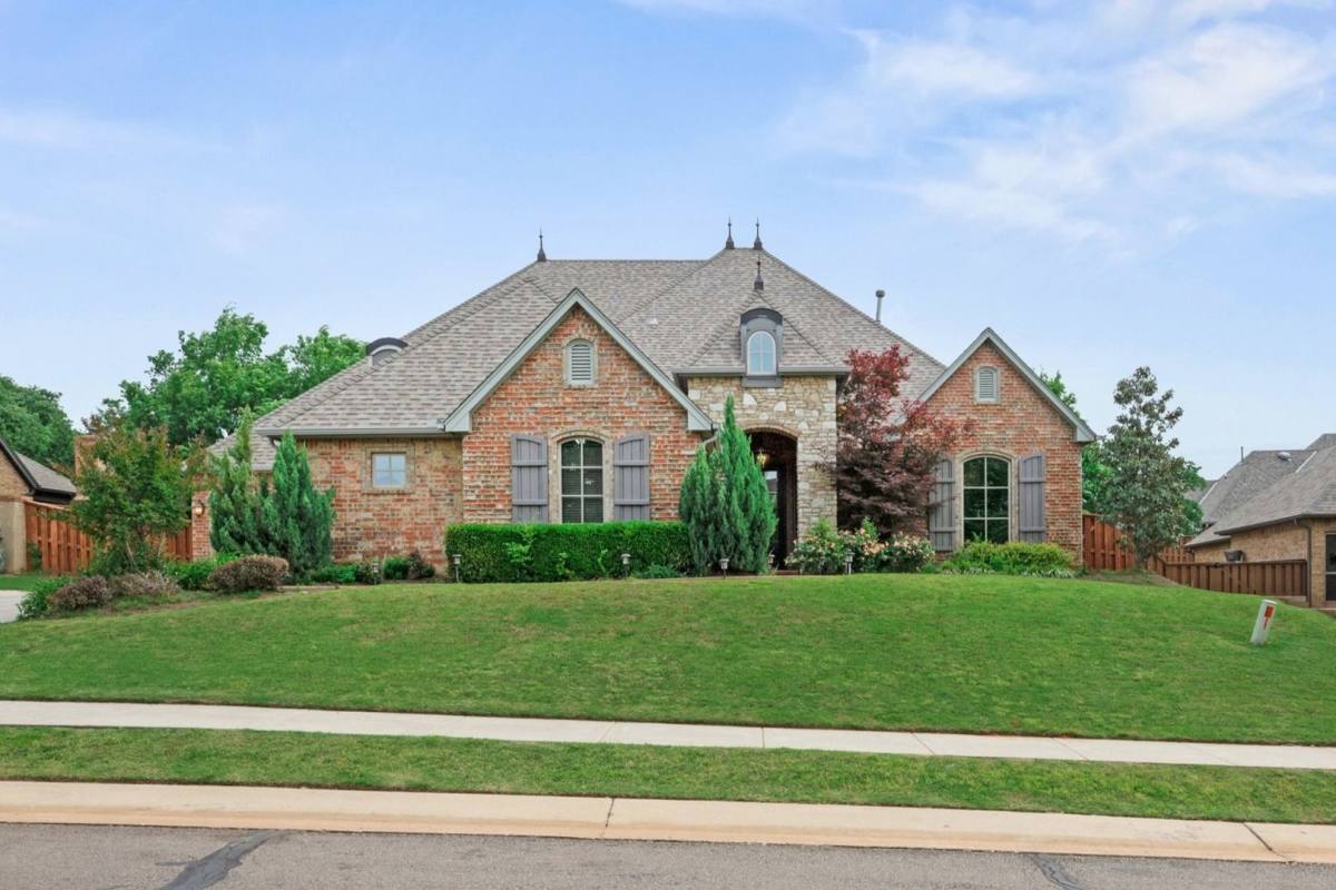 House for rent at 2708 Cattle Dr, Edmond, OK 73034