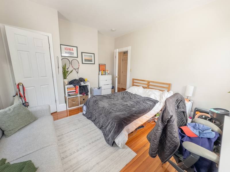 Apartment for rent at 589 Franklin St #1, Cambridge, MA 02139