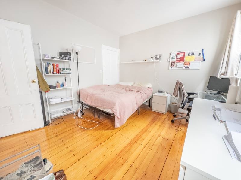 Apartment for rent at 589 Franklin St #1, Cambridge, MA 02139