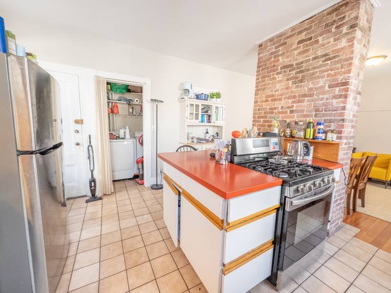 Apartment for rent at 589 Franklin St #1, Cambridge, MA 02139
