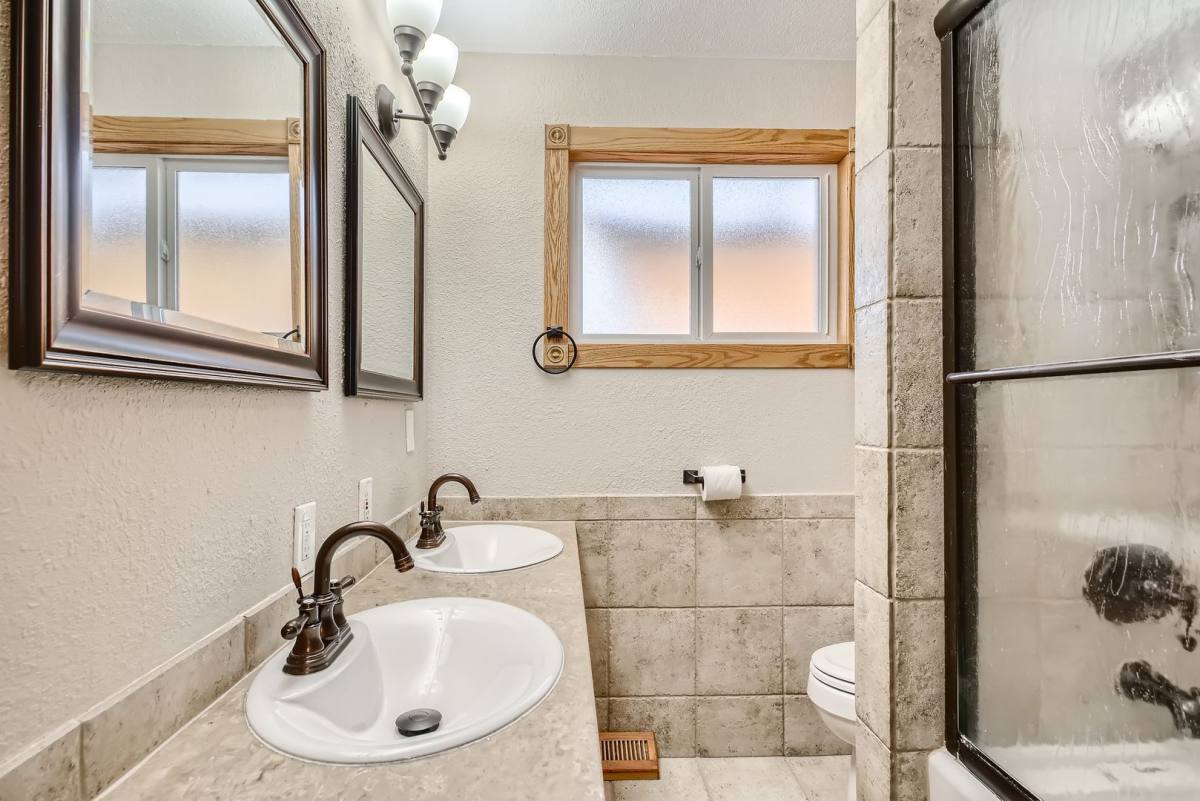 House for rent at 4010 S Jason St, Englewood, CO 80110
