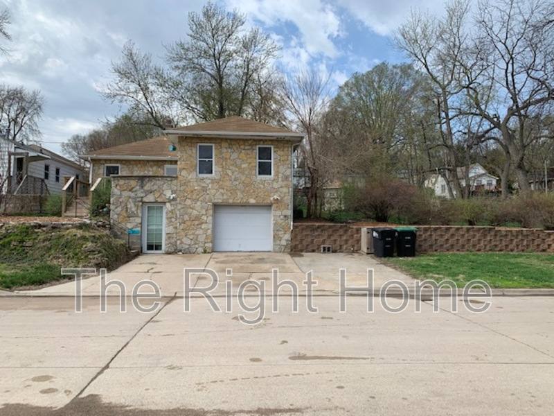 House for rent at 5628 S 51st Ave, Omaha, NE 68117