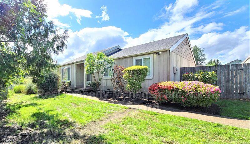 House for rent at 1414 128th Dr NE, Lake Stevens, WA 98258