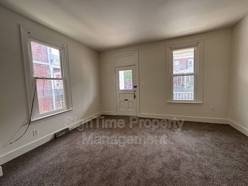 Apartment for rent at 627 N Mulberry St, Hagerstown, MD 21740