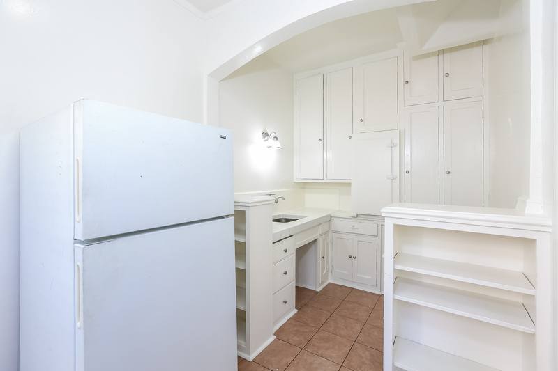 Apartment for rent at 21 Westminster Ave #104, Venice, CA 90291