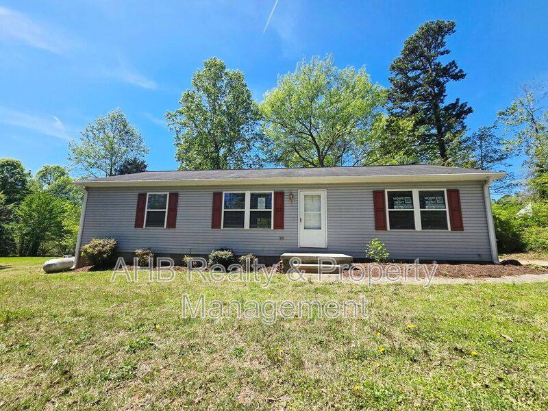 House for rent at 4240 Williams Mill Rd, Burlington, NC 27215