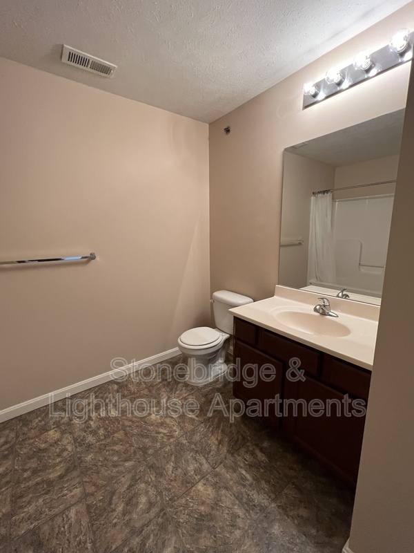 Apartment for rent at 1101 Stonebench Circle, Jeffersonville, IN 47130