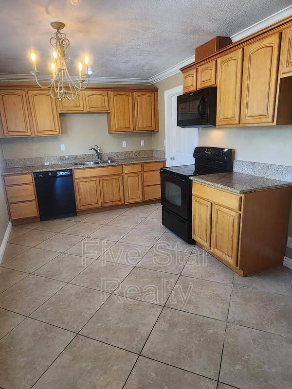 Apartment for rent at 1142 Indiana St, Gridley, CA 95948