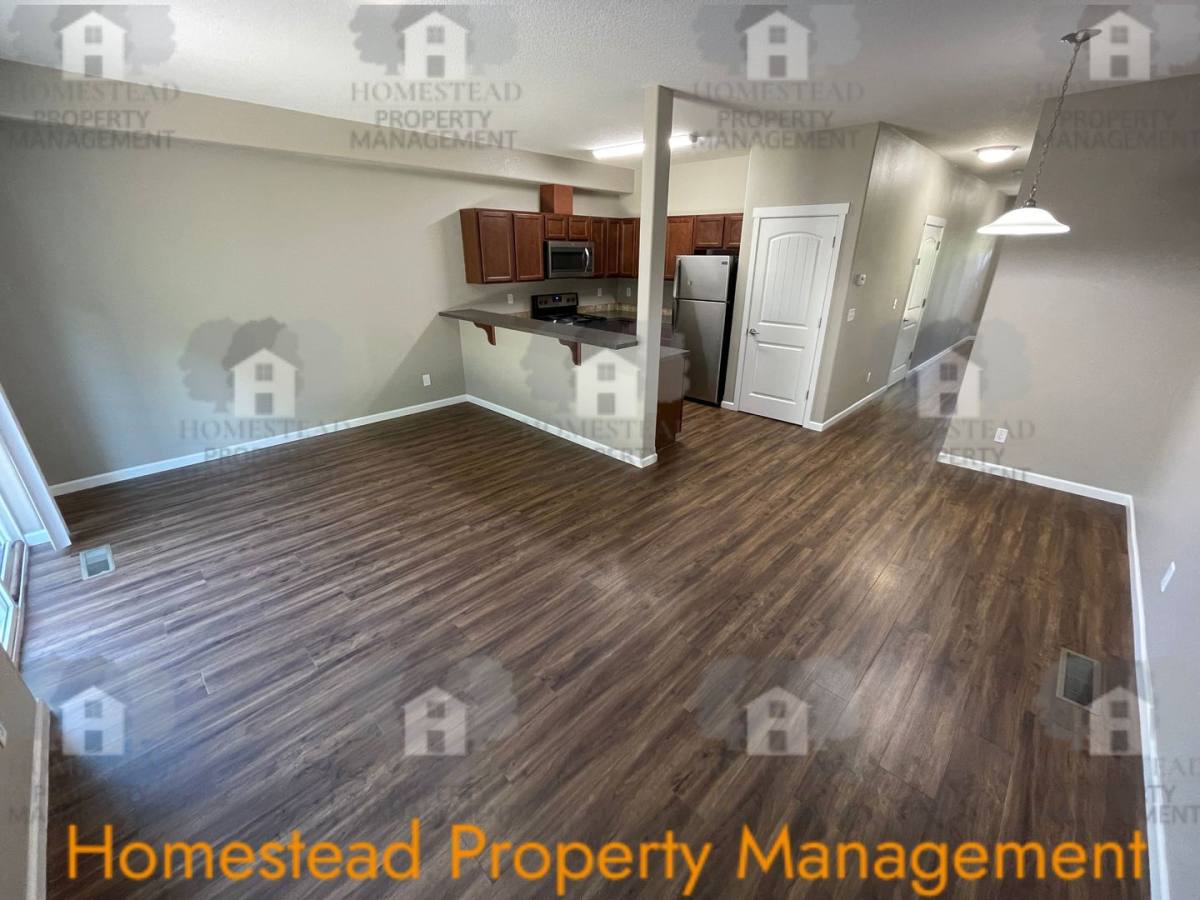 Townhouse for rent at 1410-1412 Marigold Dr, Independence, OR 97351