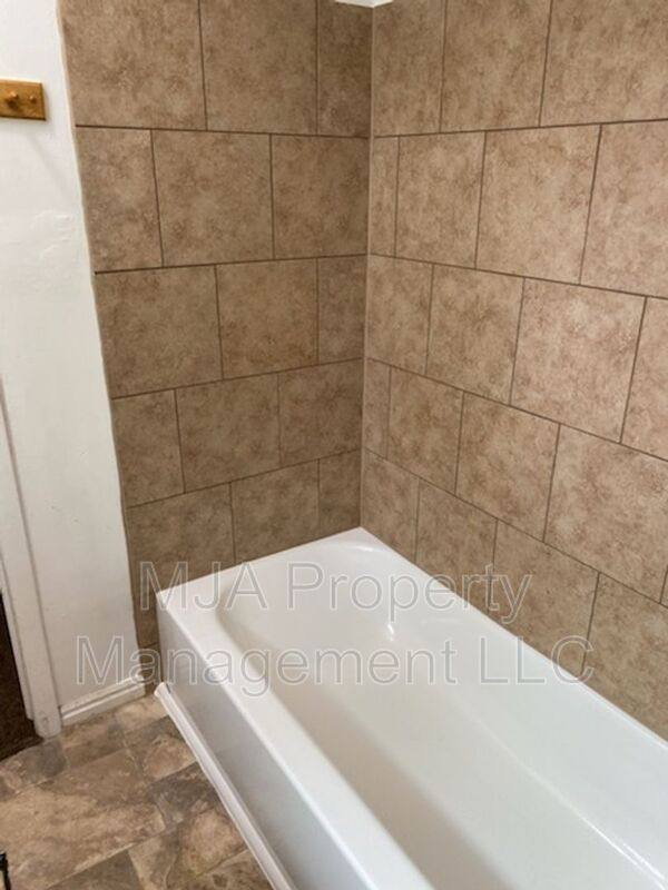 Apartment for rent at 352 E Hampton Ave Main #1, Salt Lake City, UT 84111